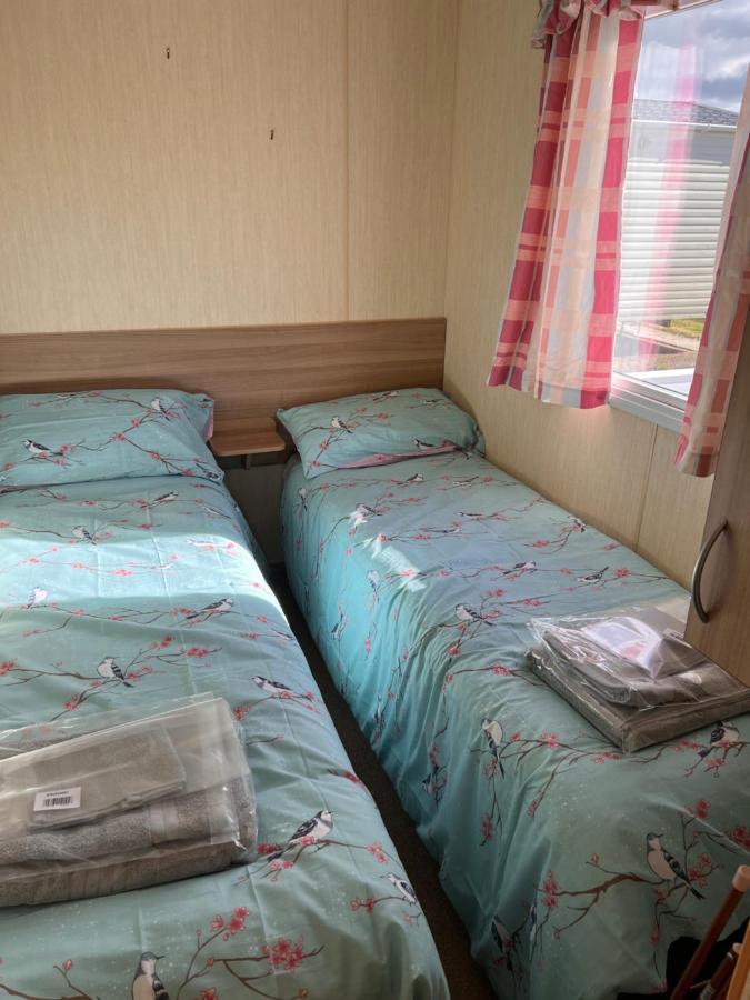Evans Whitehouse Caravan Towyn Hotel Abergele Exterior photo